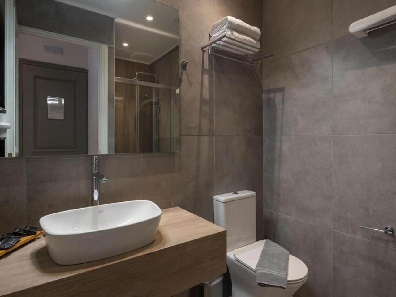 Hotel Teo International Near Delhi Airport By-Tu Casa Nuova Delhi Esterno foto